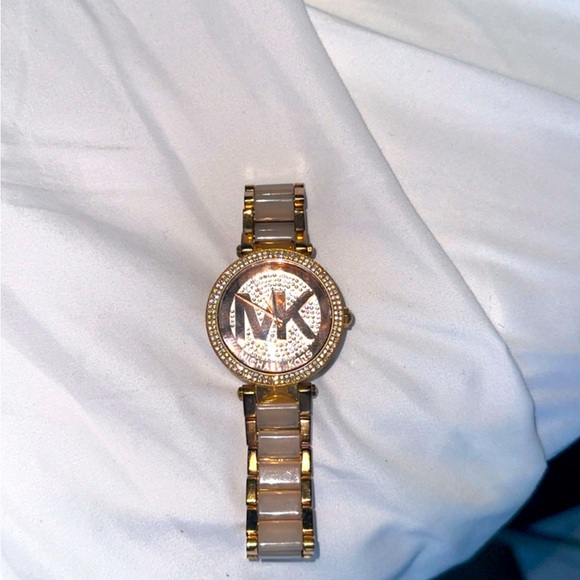 Rose gold Michael Kors watch - Picture 1 of 3